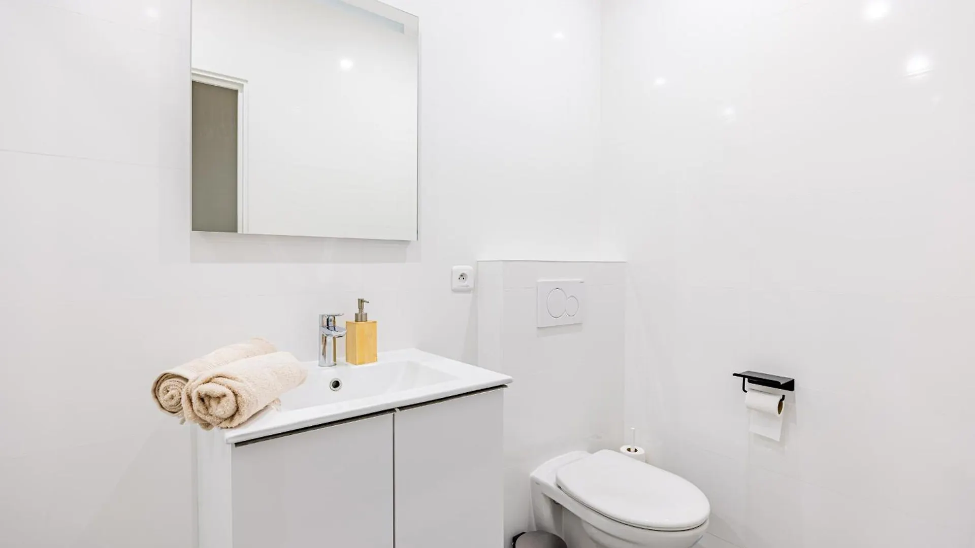 Nation Confort & Espace Apartment